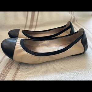 Vince Camuto flats size 7.5 petal/black